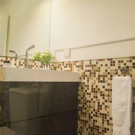 Vila Berta Apartment In A Cottage Street Apartment *