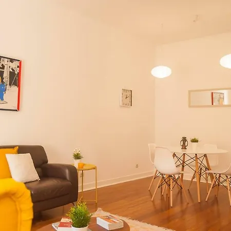 Vila Berta Apartment In A Cottage Street
